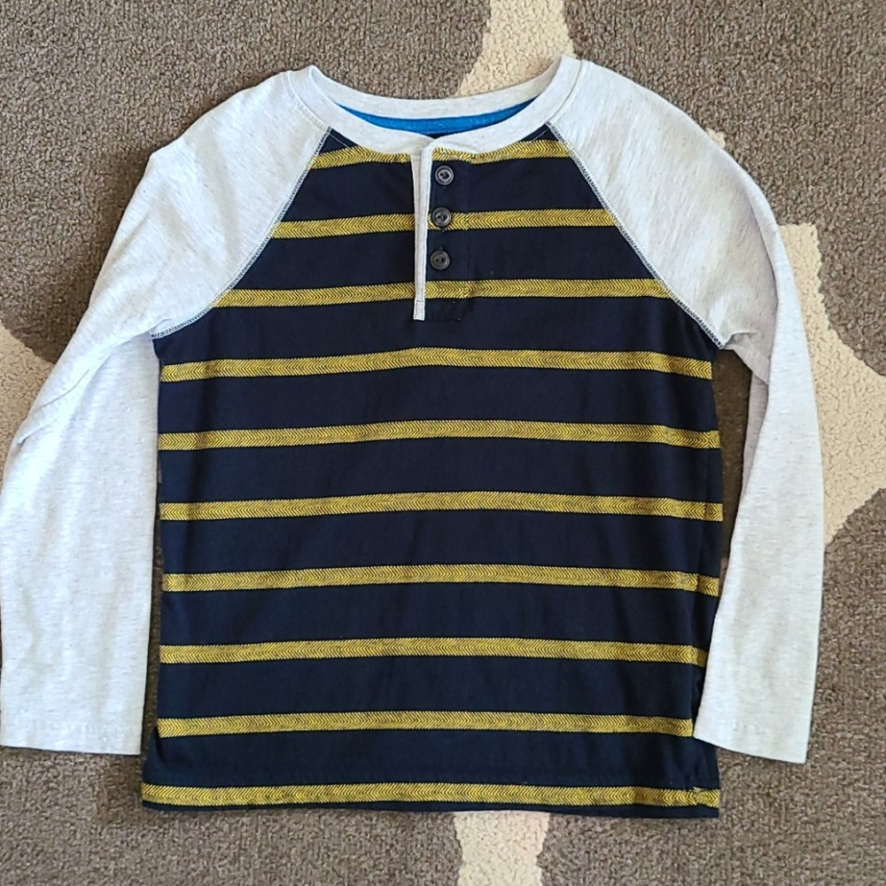 5/$20 Old Navy size S (6/7) Henley top